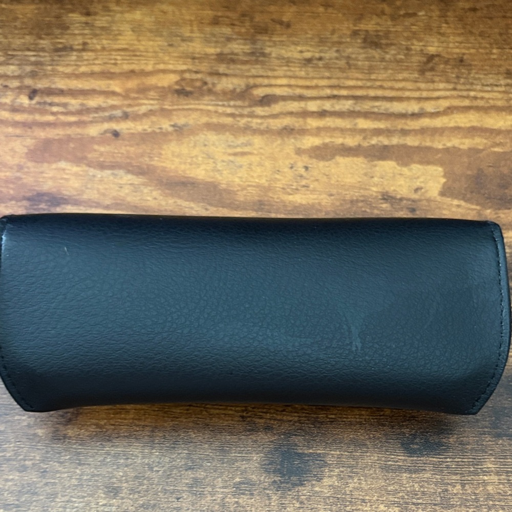 Ray-Ban Classic Black Leather Case - Picture 4 of 4